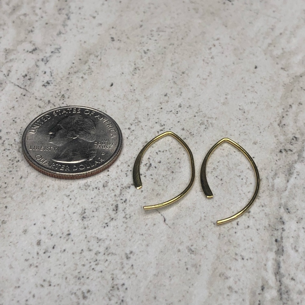 925 Sterling Silver Gold Thread Through Earrings - Picture 15 of 16